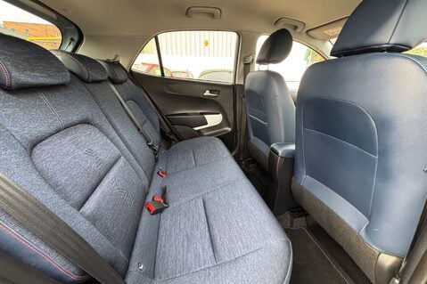 Kia Picanto WAVE. 6 MAIN DEALER SERVICES.. ONLY ONE OWNER.. REVERSING CAMERA.. A/C 22