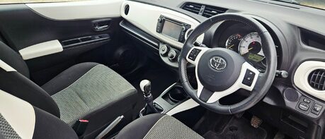 Toyota Yaris VVT-I TREND LOOK! 45000 MILES! LAST OWNER SINCE 2016! 11 SERVICES! 1