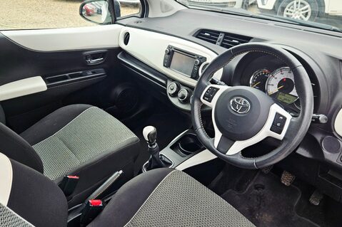 Toyota Yaris VVT-I TREND LOOK! 45000 MILES! LAST OWNER SINCE 2016! 11 SERVICES! 5
