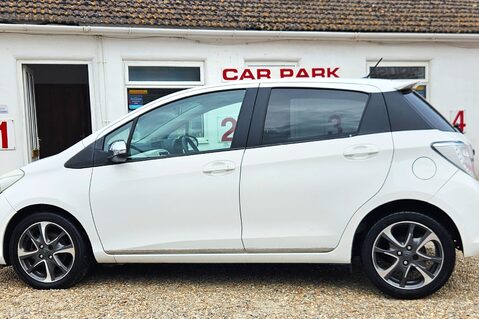 Toyota Yaris VVT-I TREND LOOK! 45000 MILES! LAST OWNER SINCE 2016! 11 SERVICES! 4