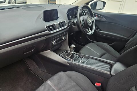Mazda 3 SKYACTIV-G  8 SERVICES..SPORT ..BOSE..HTD SEATS..CRUISE CONTROL.. 17