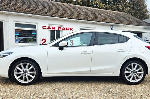 Mazda 3 SKYACTIV-G  8 SERVICES..SPORT ..BOSE..HTD SEATS..CRUISE CONTROL.. 4