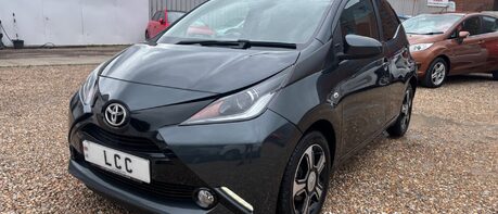 Toyota Aygo VVT-I X-CLUSIV 3.. AUTOMATIC.. FULL LEATHER.. SAT NAV.. REVERSING CAMERA.. 1