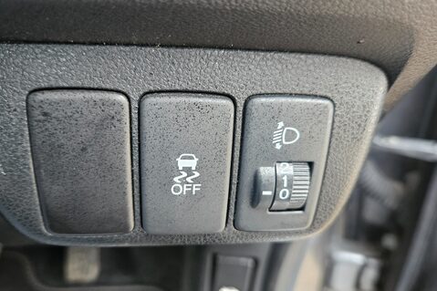 Honda Jazz I-VTEC ES..12 SERVICES LAST ONE @75K .. BEST COLOUR !!.. 1 PREVIOUS KEEPER  27