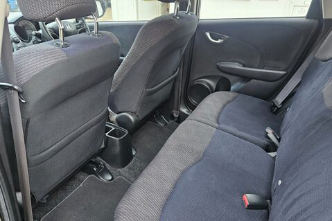 Honda Jazz I-VTEC ES..12 SERVICES LAST ONE @75K .. BEST COLOUR !!.. 1 PREVIOUS KEEPER  18