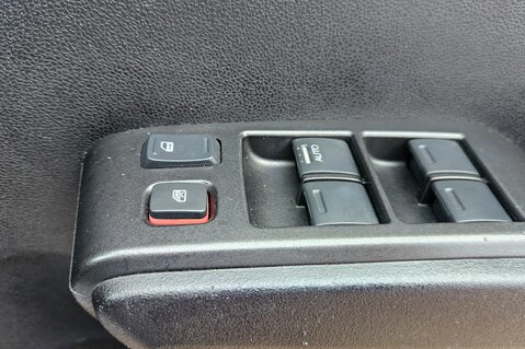 Honda Jazz I-VTEC ES..12 SERVICES LAST ONE @75K .. BEST COLOUR !!.. 1 PREVIOUS KEEPER  28