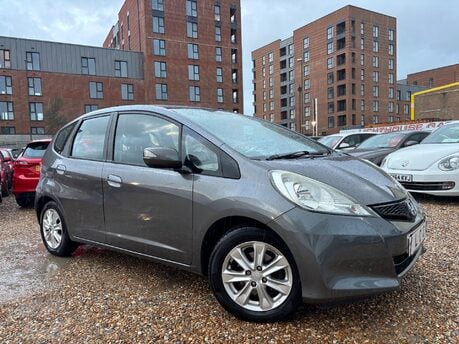 Honda Jazz I-VTEC ES..12 SERVICES LAST ONE @75K .. BEST COLOUR !!.. 1 PREVIOUS KEEPER 