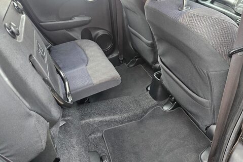 Honda Jazz I-VTEC ES..12 SERVICES LAST ONE @75K .. BEST COLOUR !!.. 1 PREVIOUS KEEPER  16