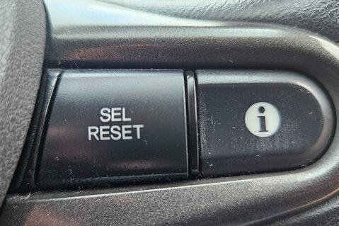 Honda Jazz I-VTEC ES..12 SERVICES LAST ONE @75K .. BEST COLOUR !!.. 1 PREVIOUS KEEPER  24