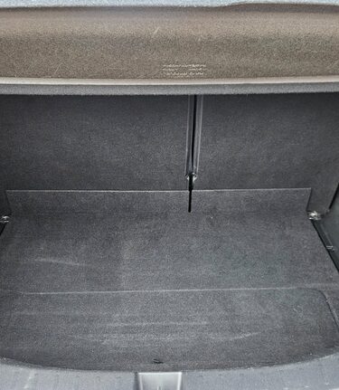 Honda Jazz I-VTEC ES..12 SERVICES LAST ONE @75K .. BEST COLOUR !!.. 1 PREVIOUS KEEPER  3