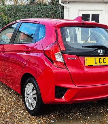 Honda Jazz I-VTEC S AUTOMATIC LOOK! ONLY 50000 MILES! £20 ROAD TAX,4 SERVICES 3