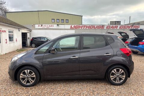Kia Venga 4 1.6 AUTOMATIC LOOK! 45000 ! SUNROOF! SAT NAV! 5 MAIN DEALER SERVICES 10