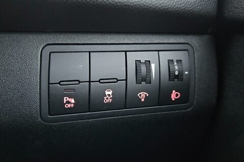 Kia Venga 4 1.6 AUTOMATIC LOOK! 45000 ! SUNROOF! SAT NAV! 5 MAIN DEALER SERVICES 21