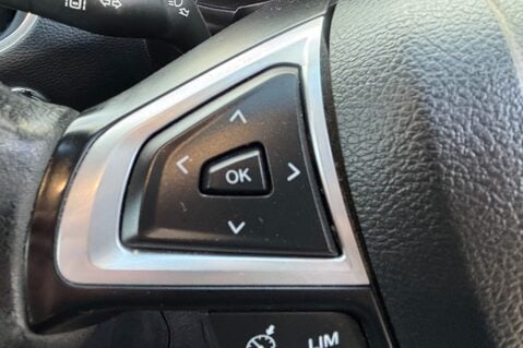 Ford Galaxy TITANIUM 1.5T.. !! LOOK !! 7 SEATS !! 10 SERVICES! 1 FORMER KEEPER! 36