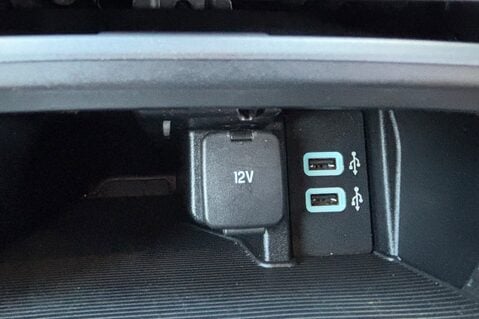 Ford Galaxy TITANIUM 1.5T.. !! LOOK !! 7 SEATS !! 10 SERVICES! 1 FORMER KEEPER! 41