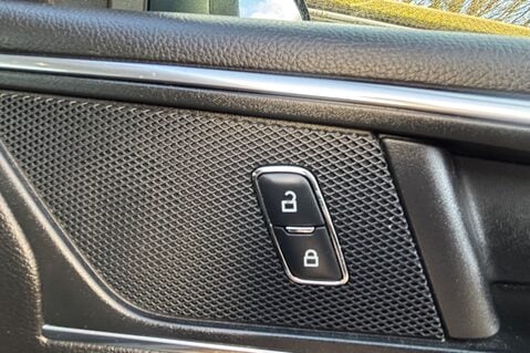 Ford Galaxy TITANIUM 1.5T.. !! LOOK !! 7 SEATS !! 10 SERVICES! 1 FORMER KEEPER! 24