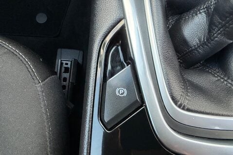 Ford Galaxy TITANIUM 1.5T.. !! LOOK !! 7 SEATS !! 10 SERVICES! 1 FORMER KEEPER! 38