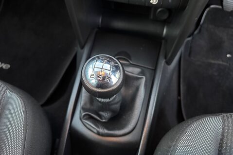 Peugeot 207 VERVE.. 9 SERVICES.. INCLUDING CAMBELT.. LOW INSURANCE.. PERFECT FIRST CAR  8