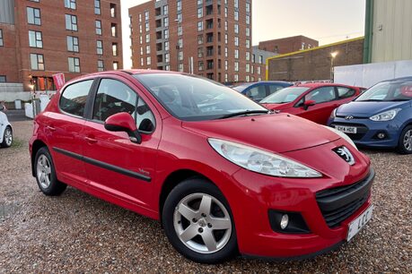 Peugeot 207 VERVE.. 9 SERVICES.. INCLUDING CAMBELT.. LOW INSURANCE.. PERFECT FIRST CAR 