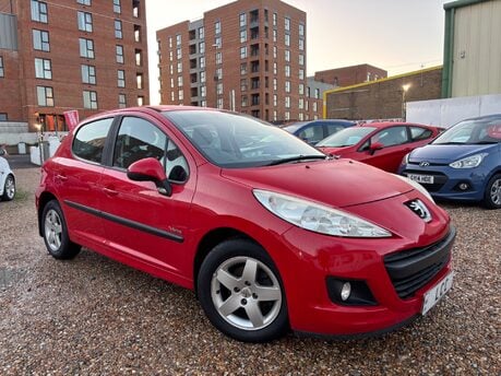 Peugeot 207 VERVE.. 9 SERVICES.. INCLUDING CAMBELT.. LOW INSURANCE.. PERFECT FIRST CAR 