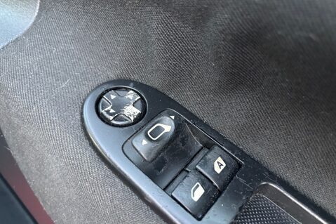 Peugeot 207 VERVE.. 9 SERVICES.. INCLUDING CAMBELT.. LOW INSURANCE.. PERFECT FIRST CAR  19