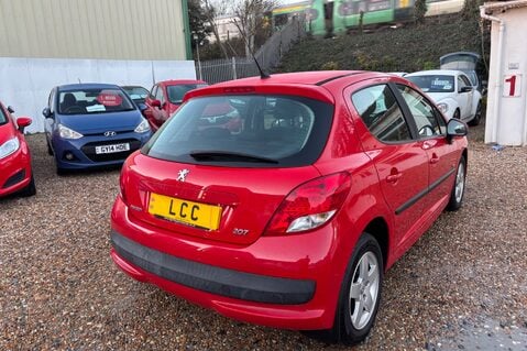 Peugeot 207 VERVE.. 9 SERVICES.. INCLUDING CAMBELT.. LOW INSURANCE.. PERFECT FIRST CAR  13