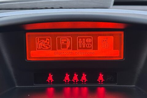 Peugeot 207 VERVE.. 9 SERVICES.. INCLUDING CAMBELT.. LOW INSURANCE.. PERFECT FIRST CAR  7