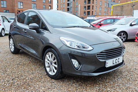 Ford Fiesta 1.0T TITANIUM 5 DOOR.. LOOK! ONLY 24000 MILES! SAT NAV! BLUETOOTH! 7