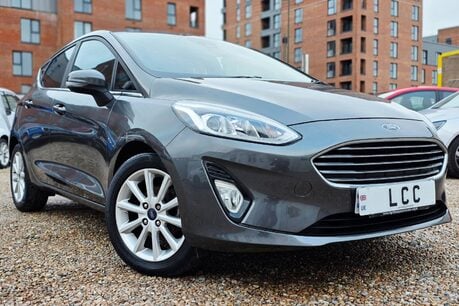 Ford Fiesta 1.0T TITANIUM 5 DOOR.. LOOK! ONLY 24000 MILES! SAT NAV! BLUETOOTH!