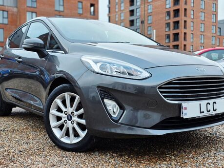 Ford Fiesta 1.0T TITANIUM 5 DOOR.. LOOK! ONLY 24000 MILES! SAT NAV! BLUETOOTH!
