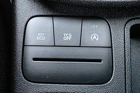 Ford Fiesta 1.0T TITANIUM 5 DOOR.. LOOK! ONLY 24000 MILES! SAT NAV! BLUETOOTH! 28