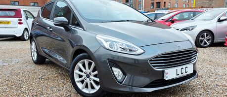 Ford Fiesta 1.0T TITANIUM 5 DOOR.. LOOK! ONLY 24000 MILES! SAT NAV! BLUETOOTH! 1