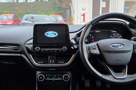 Ford Fiesta 1.0T TITANIUM 5 DOOR.. LOOK! ONLY 24000 MILES! SAT NAV! BLUETOOTH! 14