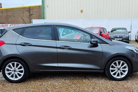 Ford Fiesta 1.0T TITANIUM 5 DOOR.. LOOK! ONLY 24000 MILES! SAT NAV! BLUETOOTH! 11