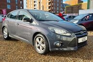 Ford Focus ZETEC..1 PREVIOUS OWNER,9 SERVICES..A/CON.REAR P/SENSORS.HEATED F/SCREEN 7