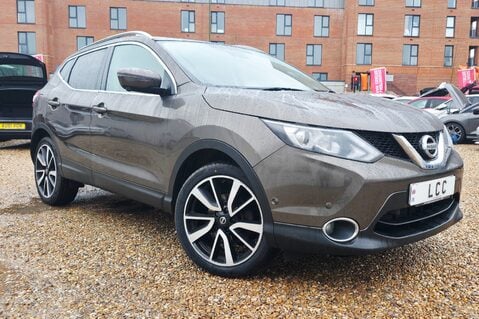 Nissan Qashqai 1.2 TEKNA DIG-T FULL HISTORY! 360 CAMERA.. SAT NAV ! GLASS ROOF 4