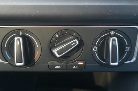 Volkswagen Polo 1.2 SE TSI AUTOMATIC.. 10 MAIN DEALER SERVICES.. £20 R/TAX..1OWNER  11