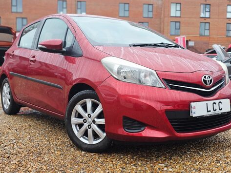 Toyota Yaris 1.3 VVT-I TR LOOK! JUST 38000 MILES! LOW INSURANCE! AIR CON