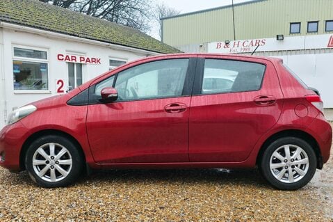 Toyota Yaris 1.3 VVT-I TR LOOK! JUST 38000 MILES! LOW INSURANCE! AIR CON 4