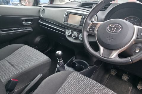 Toyota Yaris 1.3 VVT-I TR LOOK! JUST 38000 MILES! LOW INSURANCE! AIR CON 5
