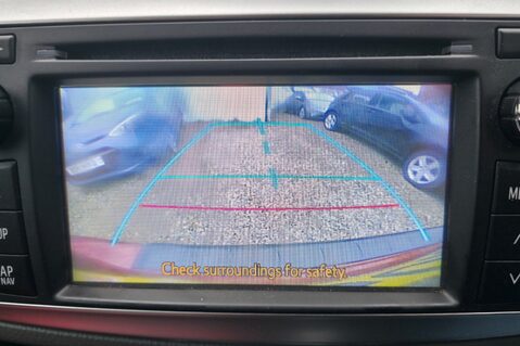 Toyota Yaris 1.3 VVT-I TR LOOK! JUST 38000 MILES! LOW INSURANCE! AIR CON 16