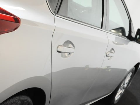 Toyota Auris VVT-I ICON 10