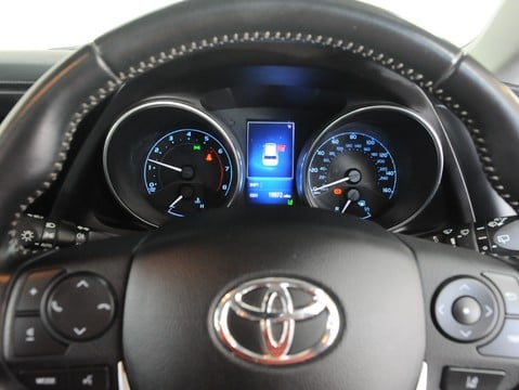 Toyota Auris VVT-I ICON TSS 33