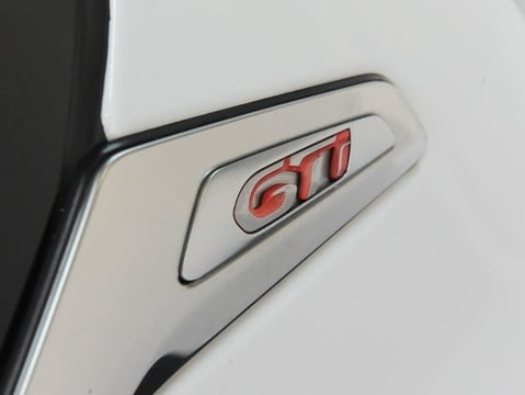Peugeot 208 THP GTI 26