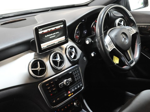 Mercedes-Benz GLA Class GLA220 CDI 4MATIC AMG LINE PREMIUM PLUS 11