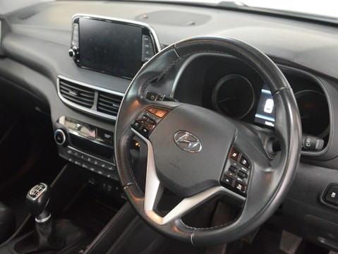 Hyundai TUCSON T-GDI PREMIUM 32