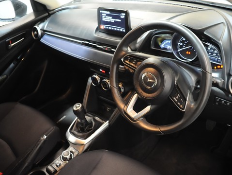 Mazda 2 SPORT NAV MHEV 29