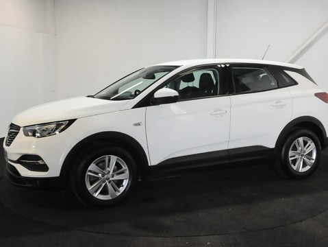 Vauxhall Grandland X SE 1