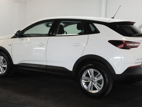 Vauxhall Grandland X SE 5