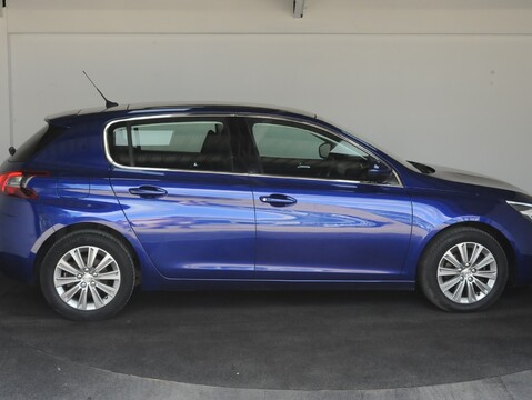 Peugeot 308 BLUE HDI S/S ALLURE 11